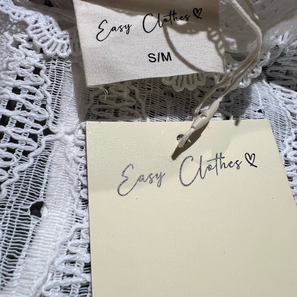 NWT S/M White Short Sleeve Keyhole Back Lace Blouse - Picture 5 of 5